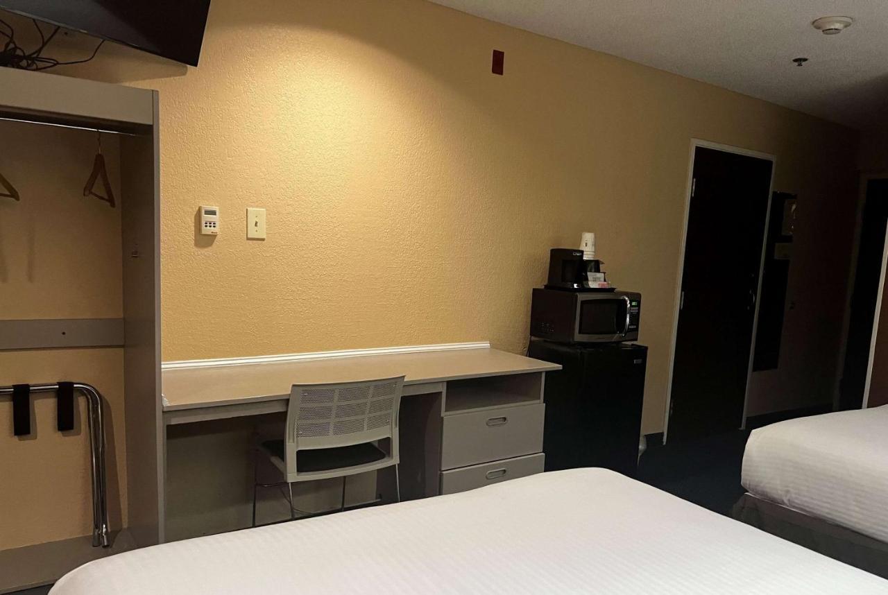Microtel Inn & Suites By Wyndham Houston/Webster/Nasa/Clearlake Nassau Bay Exteriör bild
