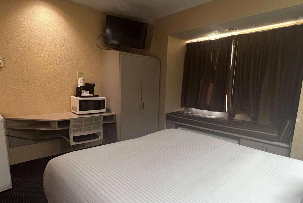Microtel Inn & Suites By Wyndham Houston/Webster/Nasa/Clearlake Nassau Bay Exteriör bild