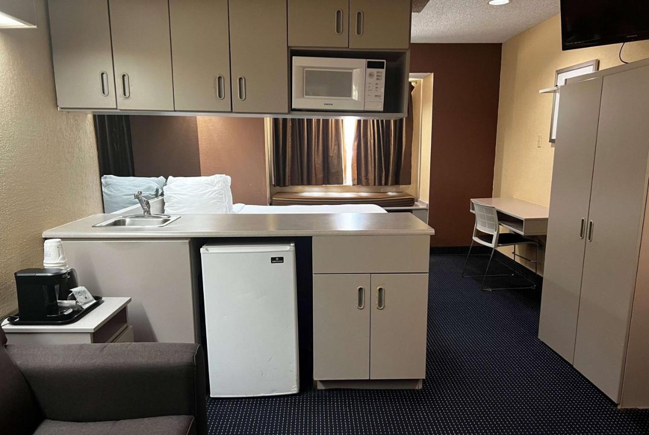 Microtel Inn & Suites By Wyndham Houston/Webster/Nasa/Clearlake Nassau Bay Exteriör bild