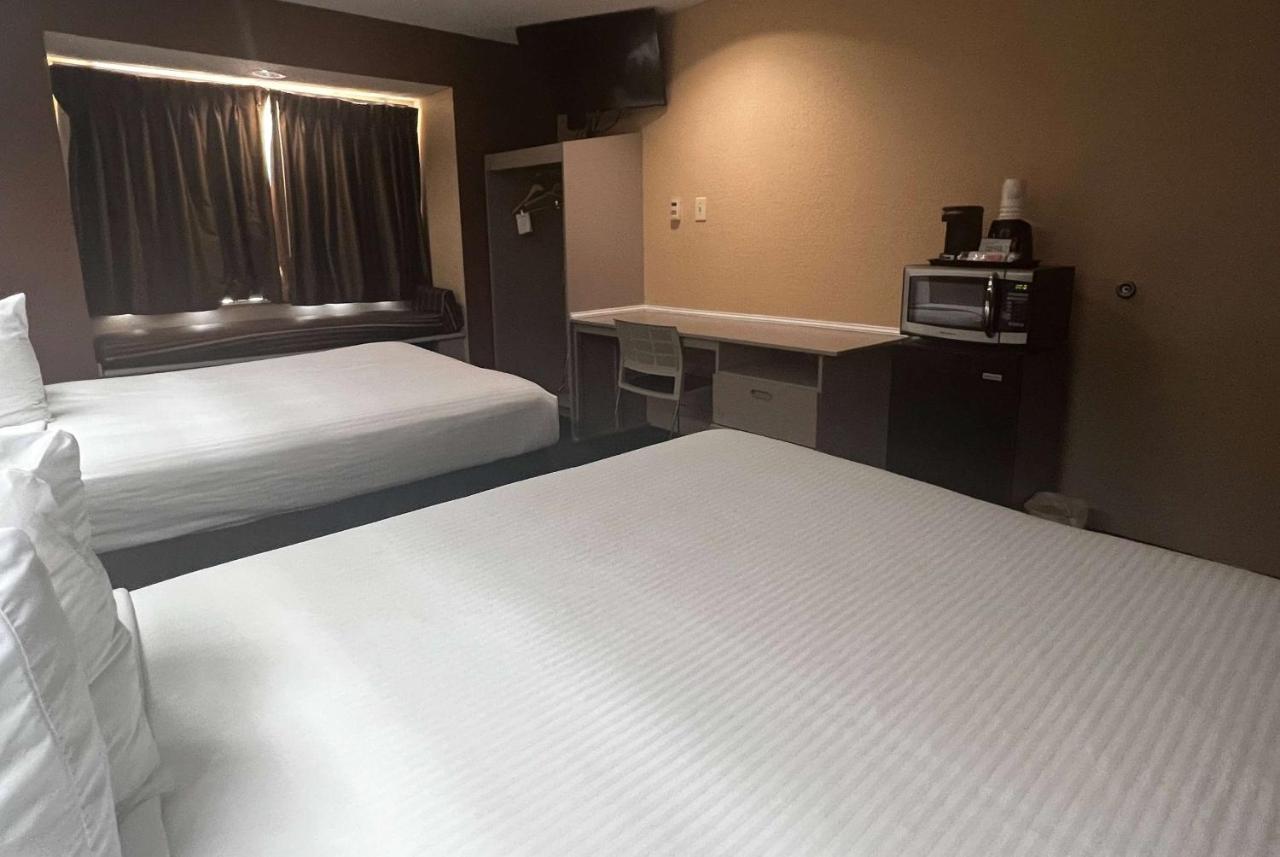 Microtel Inn & Suites By Wyndham Houston/Webster/Nasa/Clearlake Nassau Bay Exteriör bild