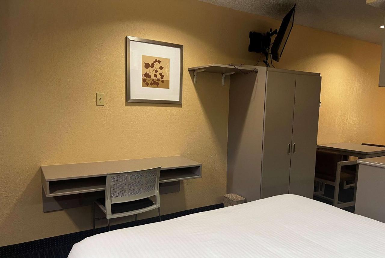 Microtel Inn & Suites By Wyndham Houston/Webster/Nasa/Clearlake Nassau Bay Exteriör bild