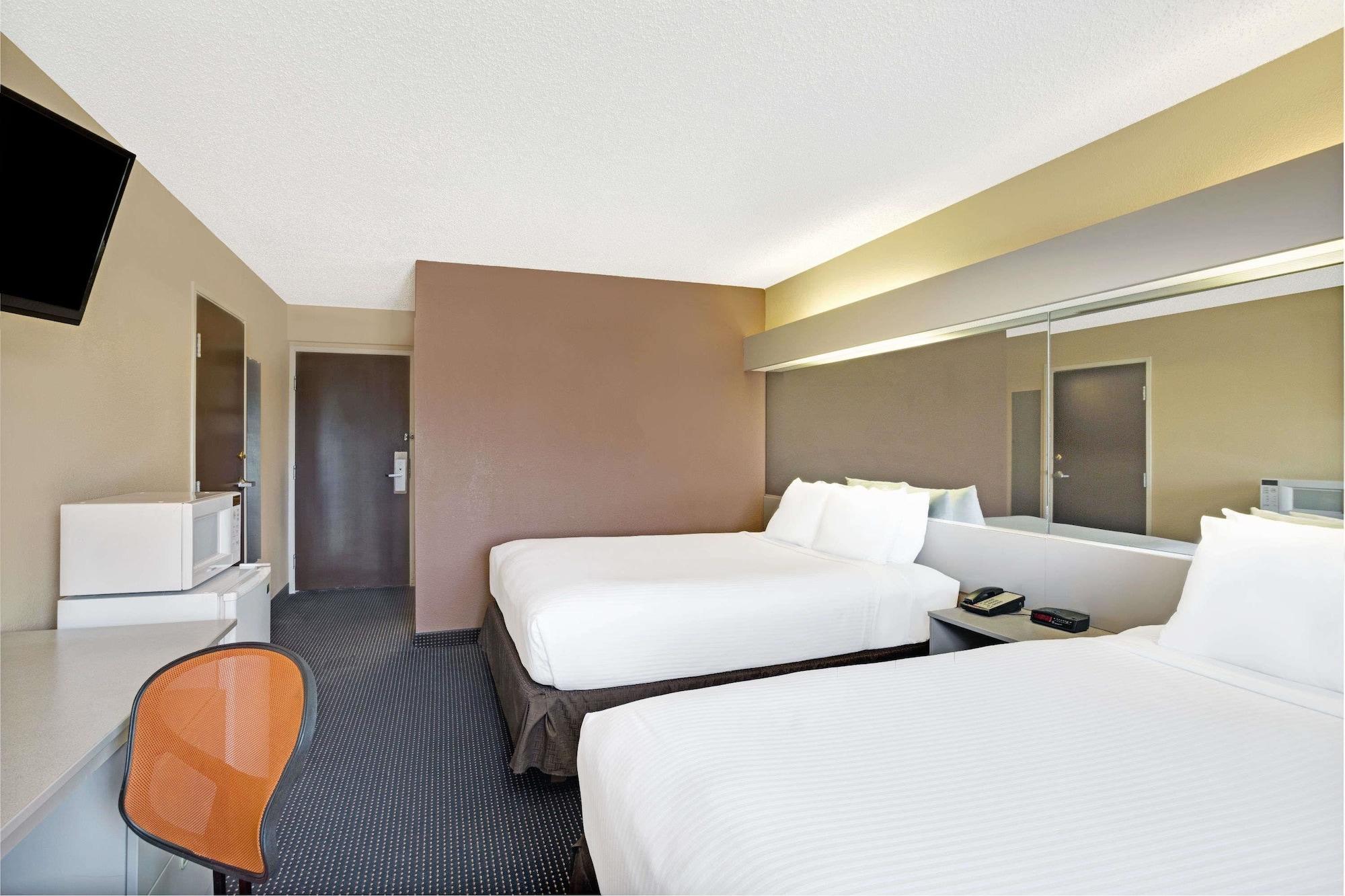 Microtel Inn & Suites By Wyndham Houston/Webster/Nasa/Clearlake Nassau Bay Exteriör bild